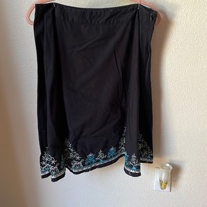Size 10 dress barn skirt with embroidered designs at the bottom